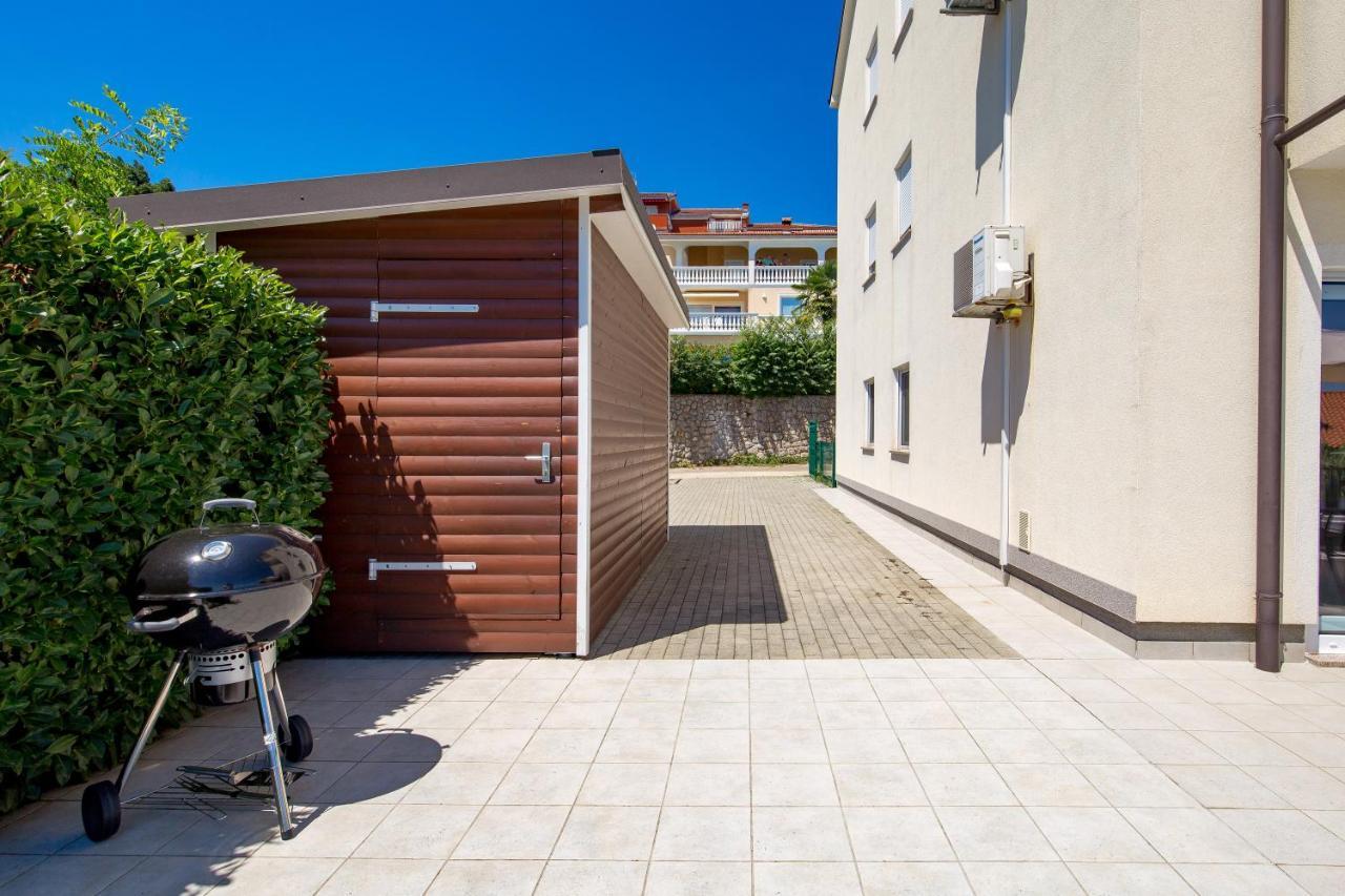 Pool Apartment Maurina Ičići Exterior foto