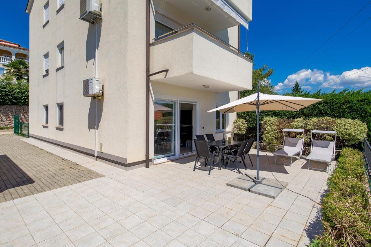 Pool Apartment Maurina Ičići Exterior foto